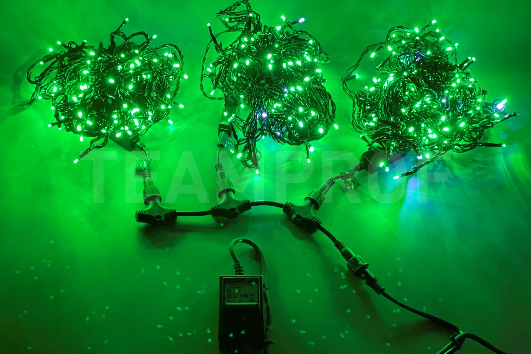 Светодиодная гирлянда TeamProf 3 Нити по 20 м, 600 LED, 24 В, мерцающая, зелёная, чёрный провод TPF-S3*20F-B/G